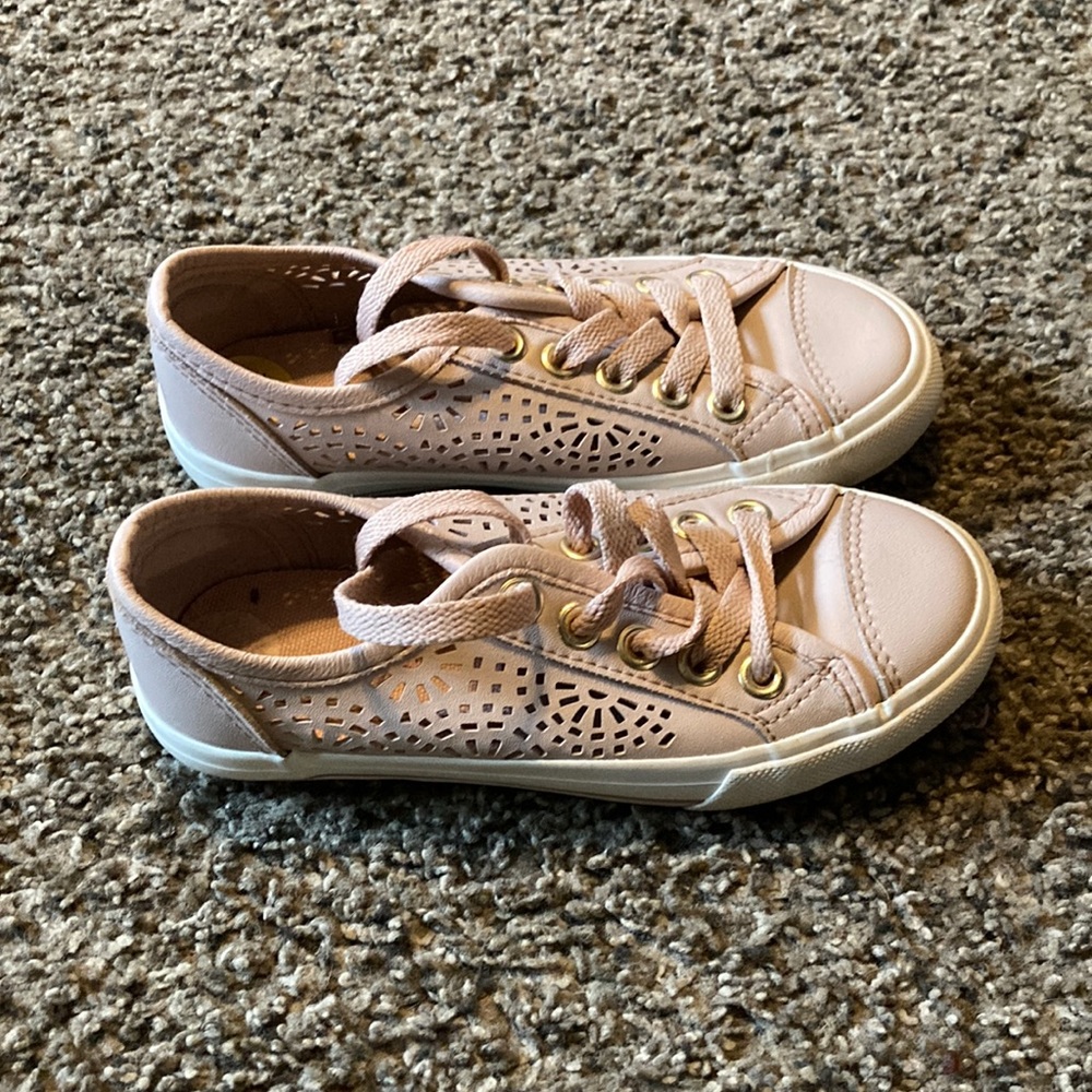 Pink shoes